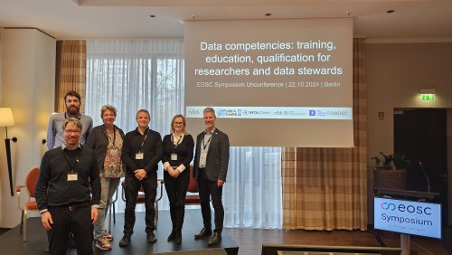 Photo from the EOSC Unconference Session on 22.10.2024 in Berlin (from left to right: Jochen Ortmeyer, Celia van Gelder, Konrad Förstner, Aneta Pazik-Aybar and Ulrich Sax, in front: Jens Dierkes).